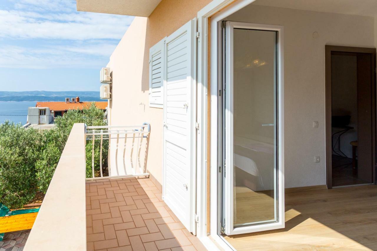 אומיס Apartments Iva Brstilo מראה חיצוני תמונה