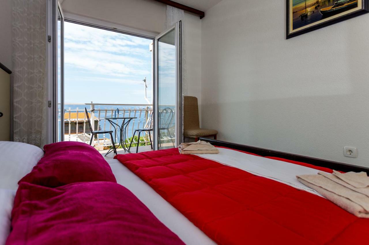 אומיס Apartments Iva Brstilo מראה חיצוני תמונה