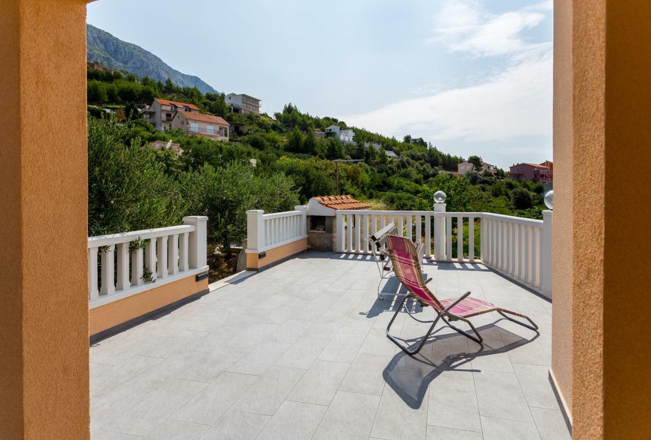אומיס Apartments Iva Brstilo מראה חיצוני תמונה