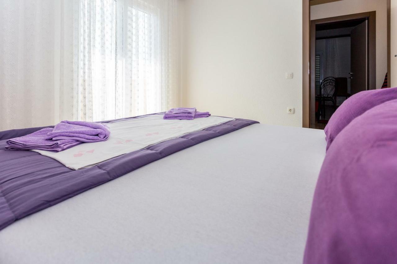אומיס Apartments Iva Brstilo מראה חיצוני תמונה