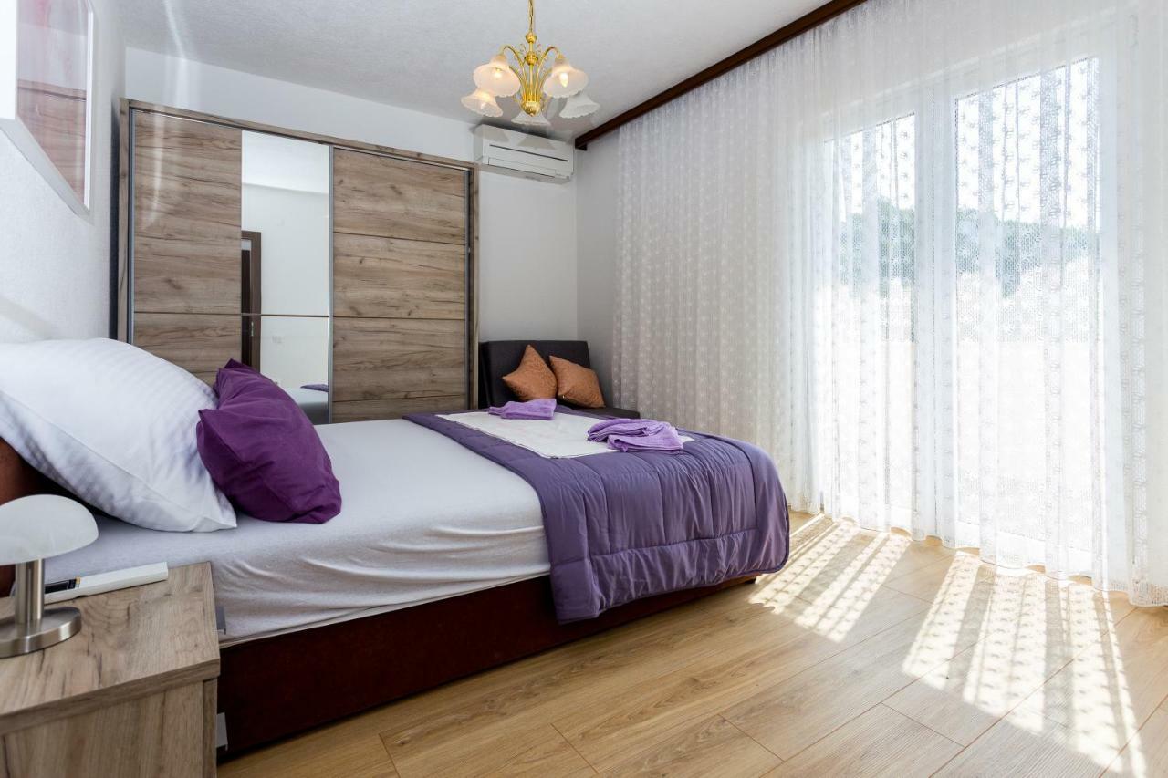 אומיס Apartments Iva Brstilo מראה חיצוני תמונה